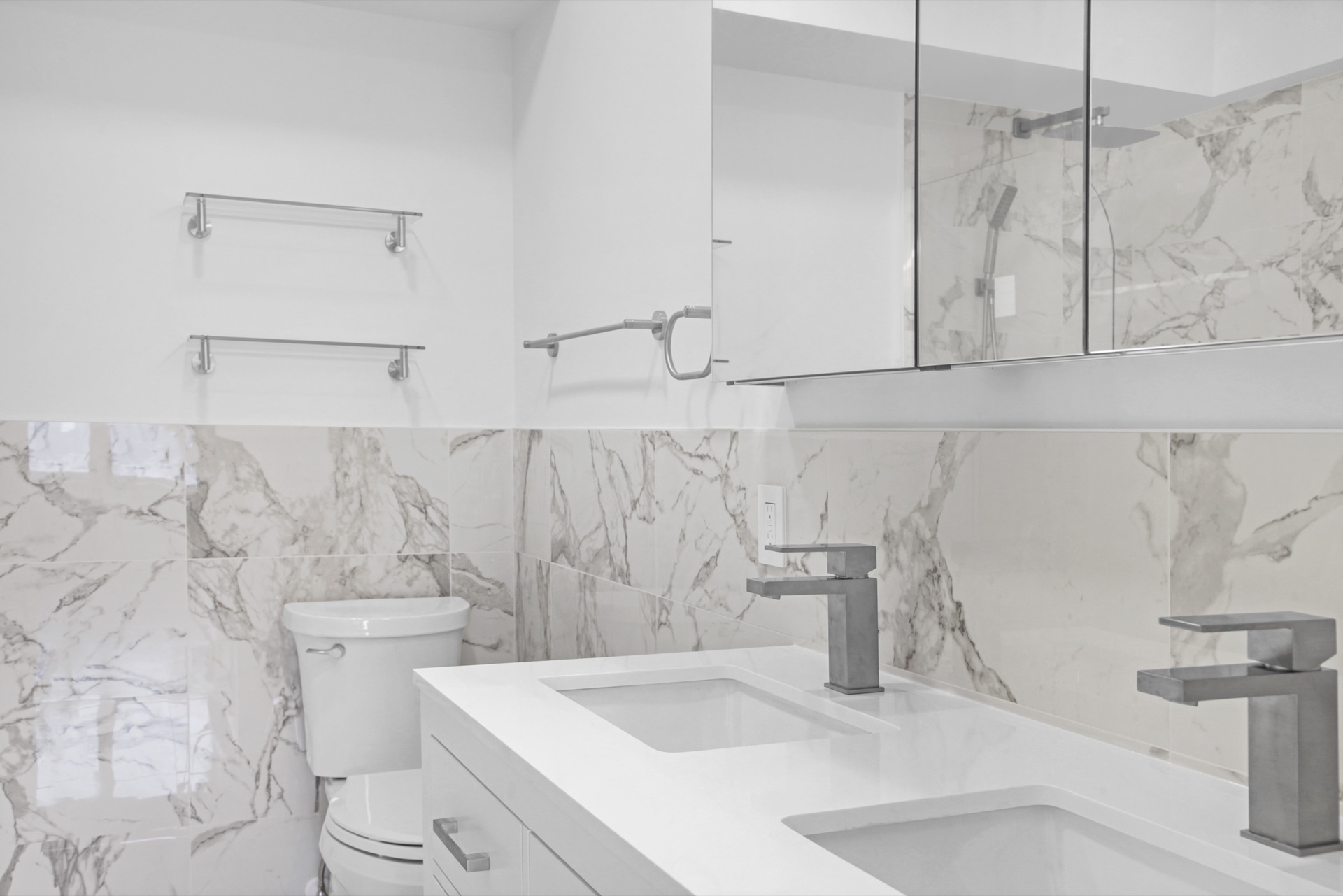 Luxury primary bath design ideas
